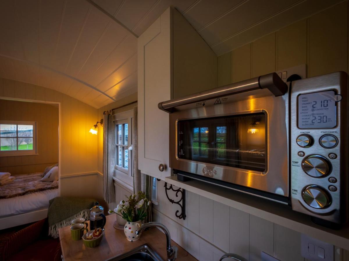 The Pleasant Hut At Mountpleasant Farm Villa Ulverston Bagian luar foto