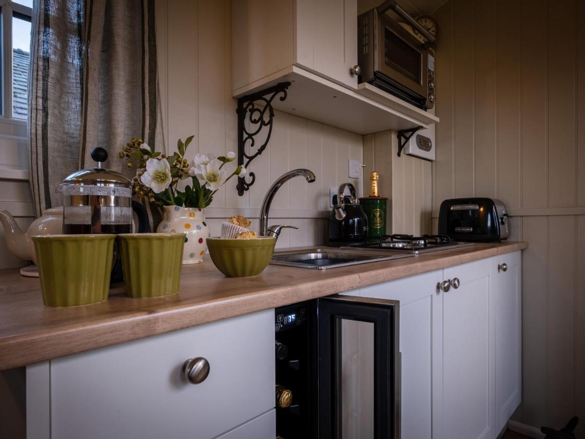 The Pleasant Hut At Mountpleasant Farm Villa Ulverston Bagian luar foto