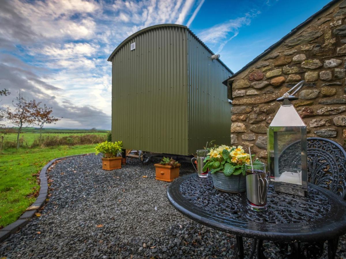 The Pleasant Hut At Mountpleasant Farm Villa Ulverston Bagian luar foto