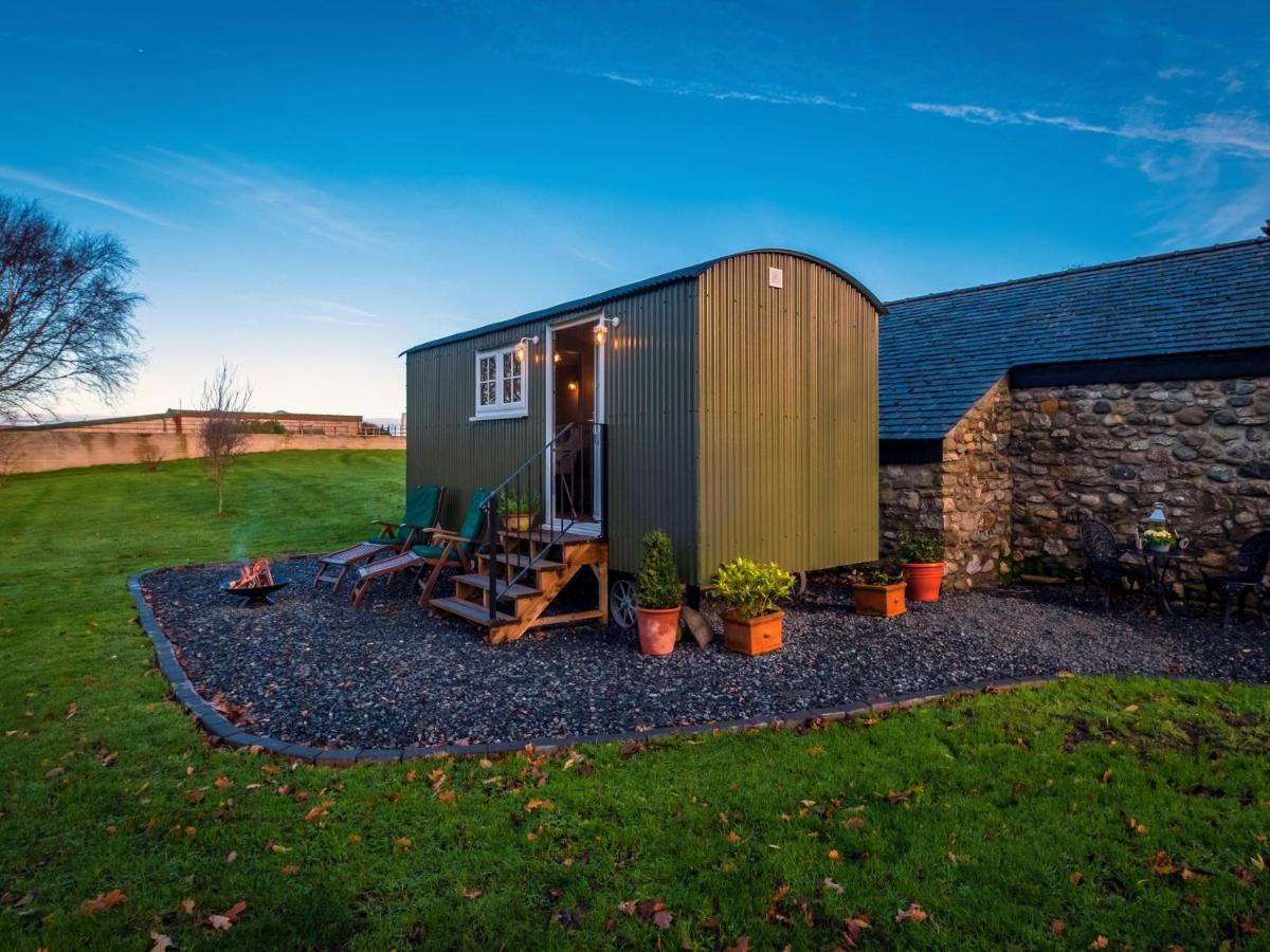 The Pleasant Hut At Mountpleasant Farm Villa Ulverston Bagian luar foto